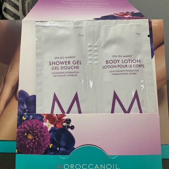 (3)☀️Moroccanoil Shower Gel & Body Lotion Set - Picture 2 of 4